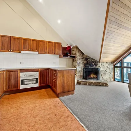 Falls Creek Country Club Room photo